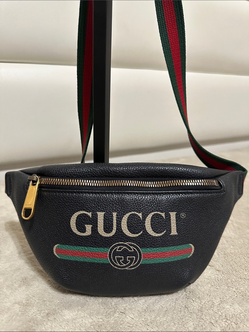Gucci Black Leather Logo Belt/Crossbody Bag with Sherry Line - Picture 2 of 15